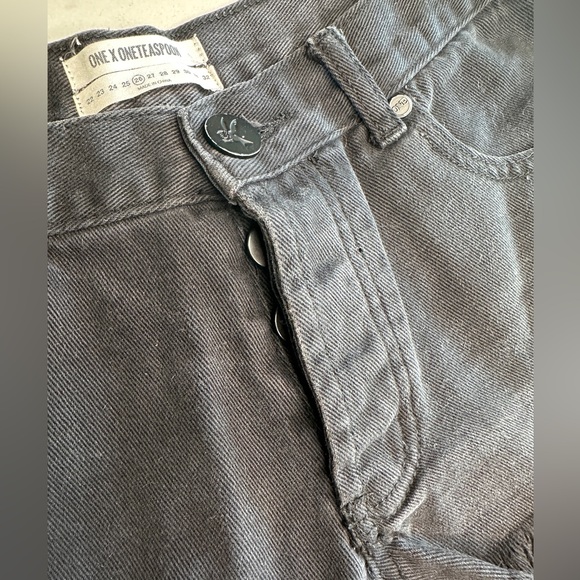 One Teaspoon Black Denim Frayed Shorts – Mid Rise Raw Hem Festival | Size 26 - Picture 7 of 11